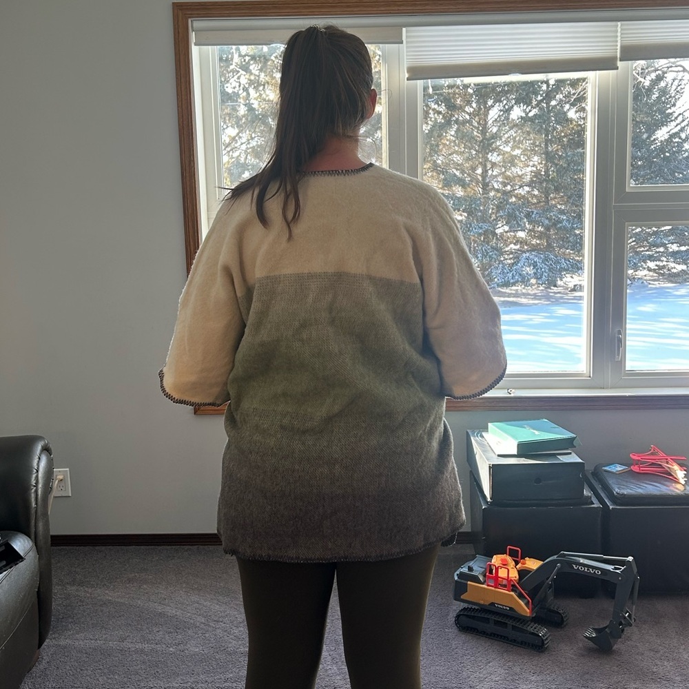 Wool Poncho - Picture 4 of 5